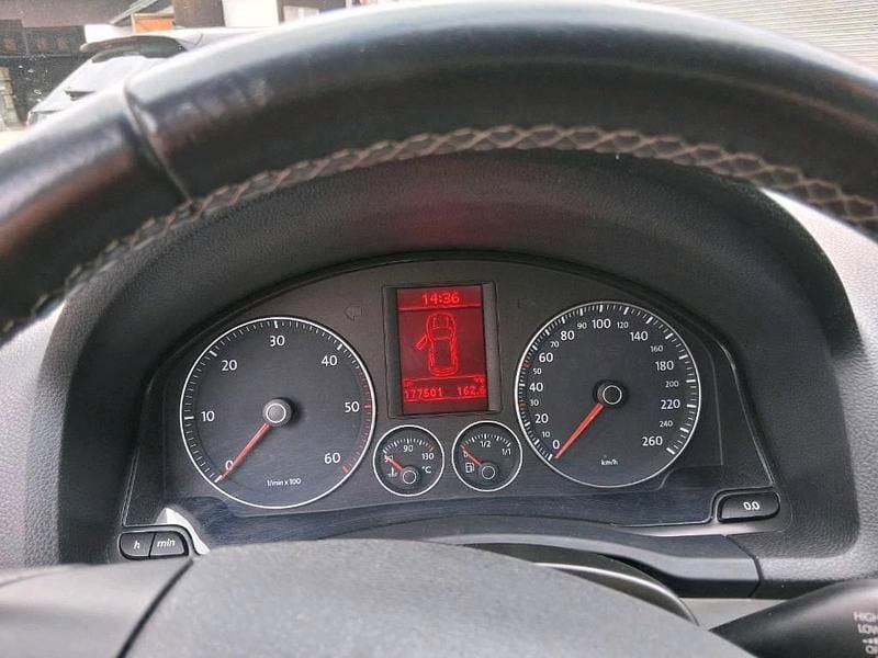 Gebraucht VW Golf V 105 PS (77 kW) 2008 Silber Kleinwagen