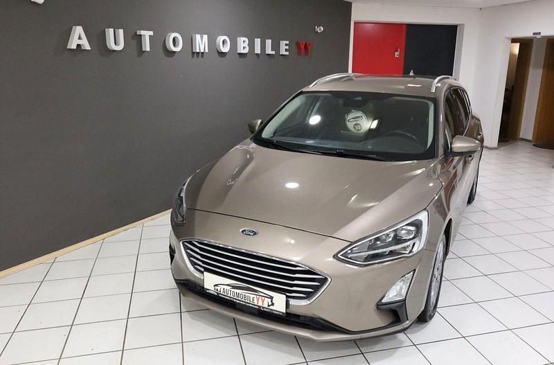 Gebraucht Ford Focus Cool & Connect 120 PS (88 kW) 2018 Silber Kombi
