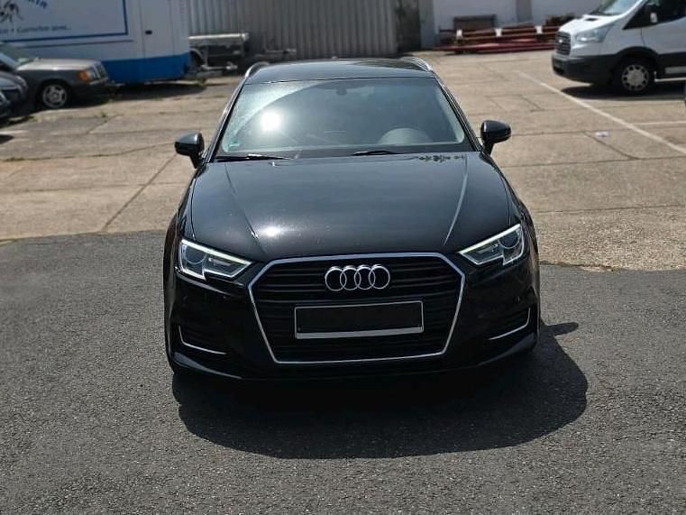 Gebraucht Audi A3 2018 Schwarz Limousine