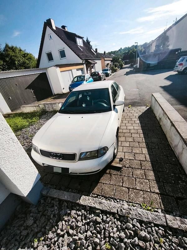 Weiß Gebraucht 1998 Audi A4 Coupé | 300 € - Bild 1/4