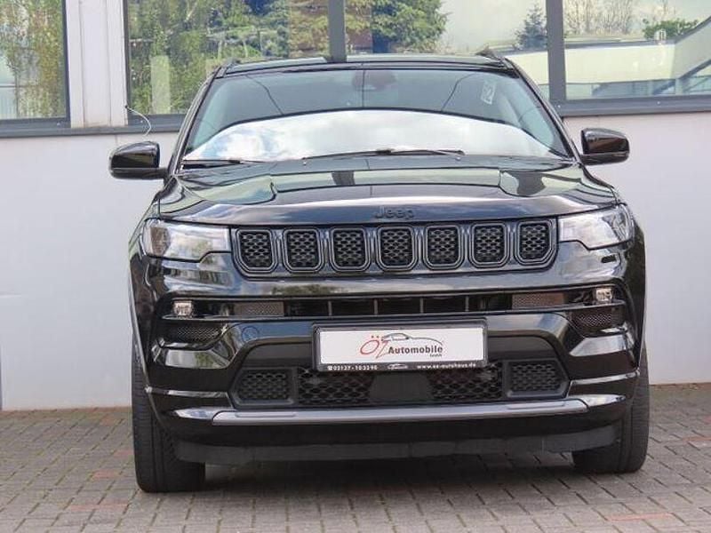 Second-hand Jeep Compass 131 CP (96 kW) 2024 Negru SUV