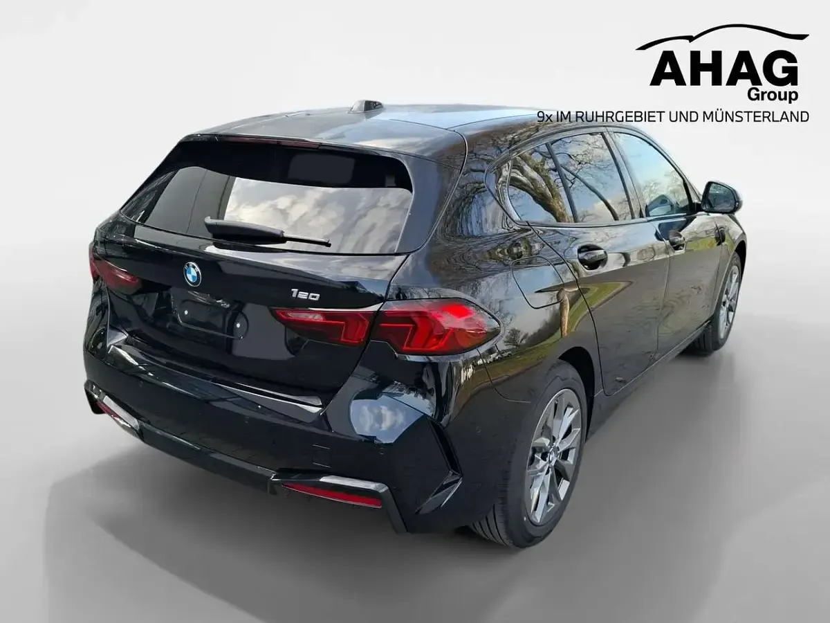 Neu BMW 120 Shadowline 170 PS (125 kW) 2026 Schwarz Kleinwagen