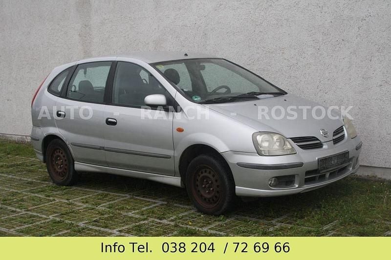 Gebraucht Nissan Almera Tino 116 PS (85 kW) 2004 Silber Van / Kleinbus