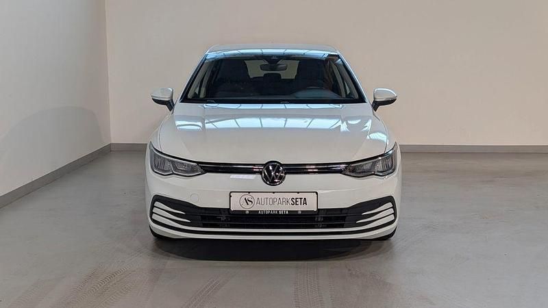 Gebraucht VW Golf VIII Life 150 PS (110 kW) 2023 Weiß Limousine
