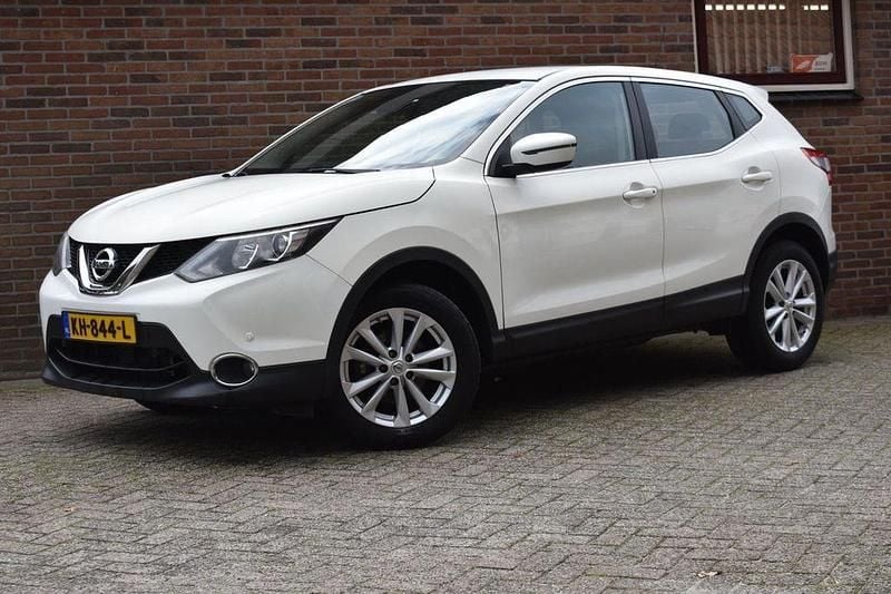 Weiß Gebraucht 2015 Nissan Qashqai Acenta SUV | 6.157 € (Superpreis) - Bild 1/4
