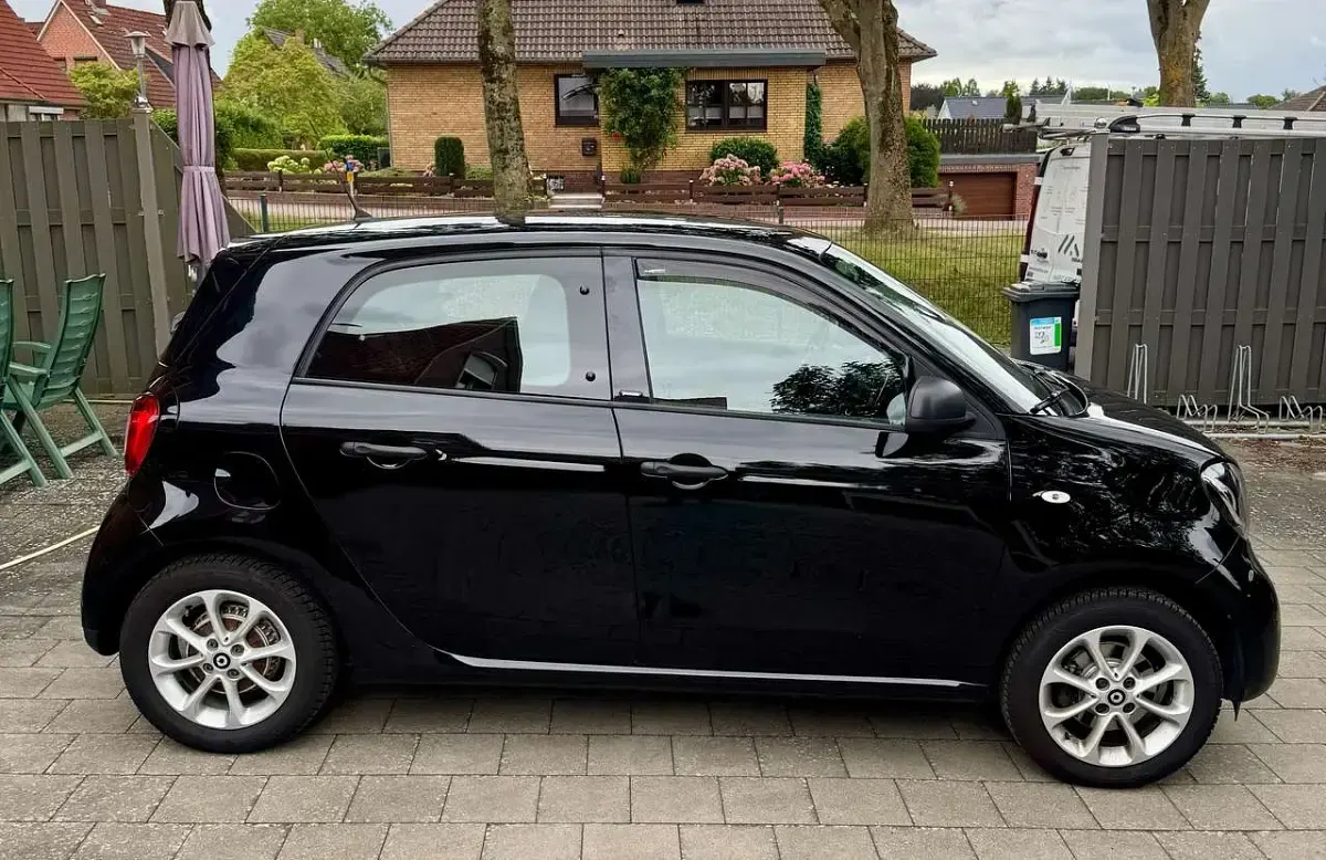 Gebraucht Smart ForFour Passion 71 PS (52 kW) 2018 Schwarz Kleinwagen