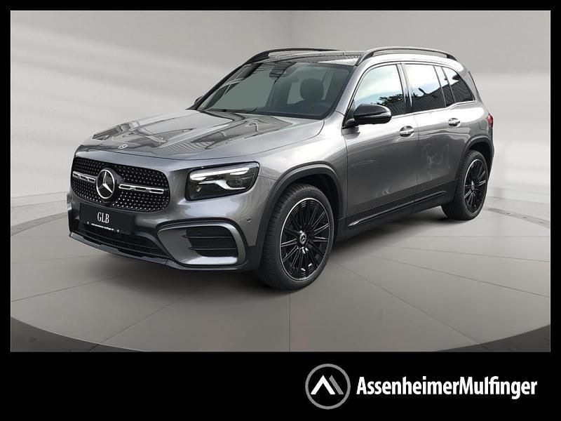 Grau Gebraucht 2025 Mercedes GLB220 AMG SUV | 59.789 € - Bild 1/4