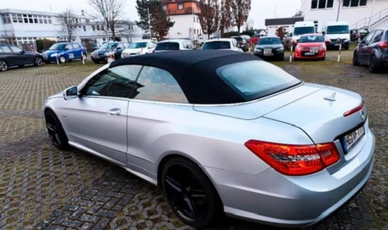 Gebraucht Mercedes E350 AMG 231 PS (169 kW) 2010 Silber Cabrio