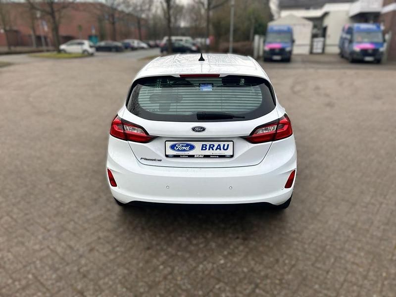Gebraucht Ford Fiesta Cool & Connect 75 PS (55 kW) 2023 Weiß Kleinwagen
