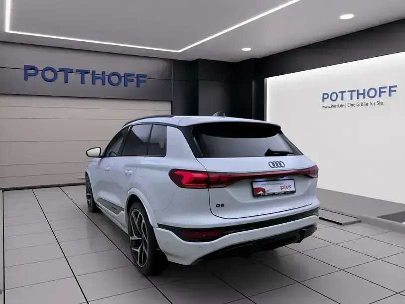 Gebraucht Audi Q6 e-tron S-Line 185 kW (252 PS) 2025 Gletscherweiß metallic SUV