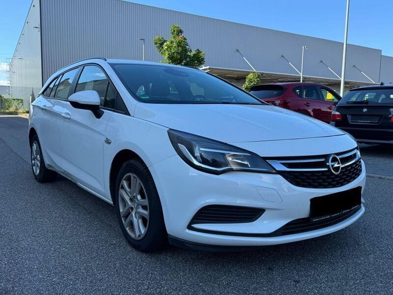 Weiß Gebraucht 2018 Opel Astra Edition Kombi | 4.999 € (Fairer Preis) - Bild 1/4