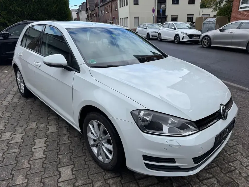 Gebraucht VW Golf VII Comfortline 150 PS (110 kW) 2014 Pure white Limousine