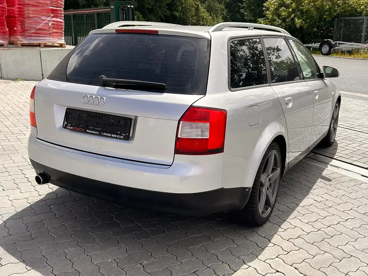 Gebraucht Audi A4 Comfort 131 PS (96 kW) 2002 Silber Kombi