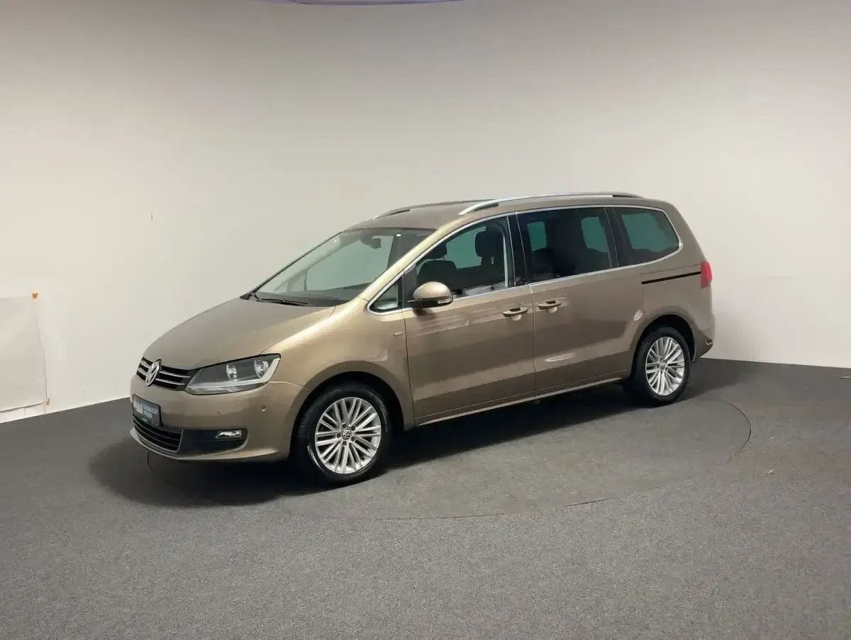 Gebraucht VW Sharan Cup 177 PS (130 kW) 2015 Gold Van / Kleinbus