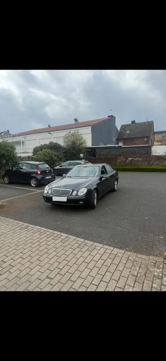 Gebraucht Mercedes E220 150 PS (110 kW) 2006 Schwarz Limousine