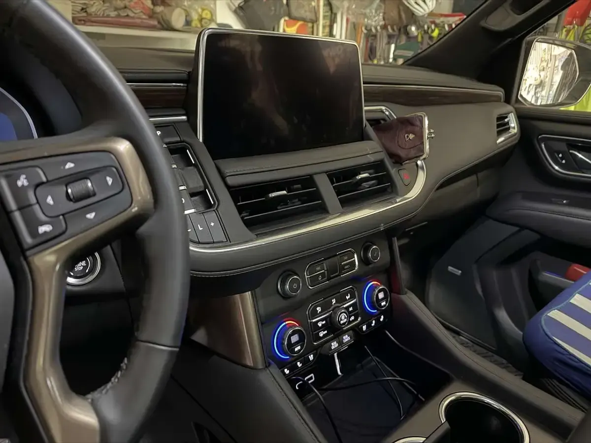 Gebraucht Chevrolet Suburban 426 PS (313 kW) 2025 Schwarz SUV