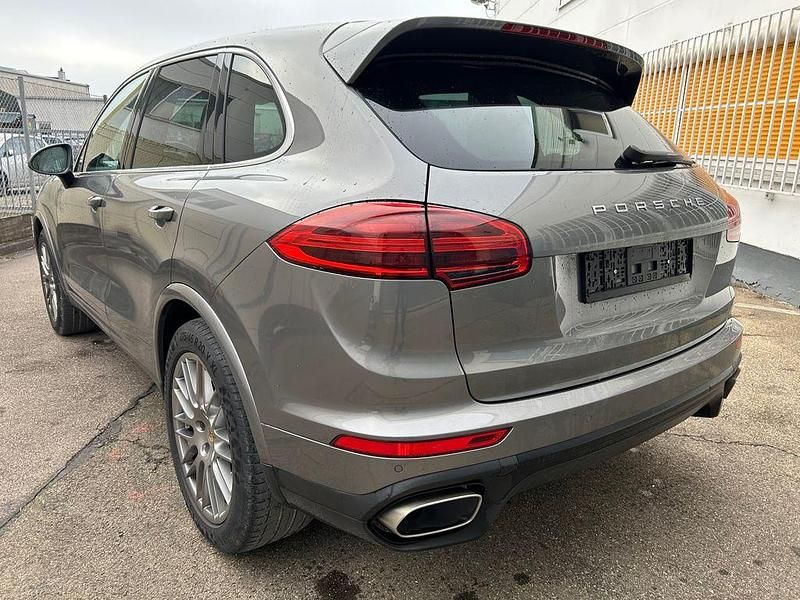 Gebraucht Porsche Cayenne 262 PS (192 kW) 2016 Grau SUV