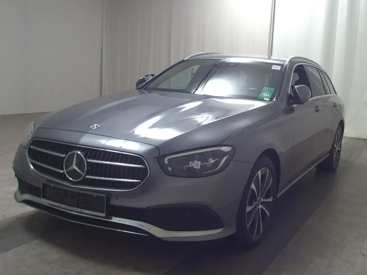 Gebraucht Mercedes E300 Avantgarde 306 PS (225 kW) 2022 Grau Kombi