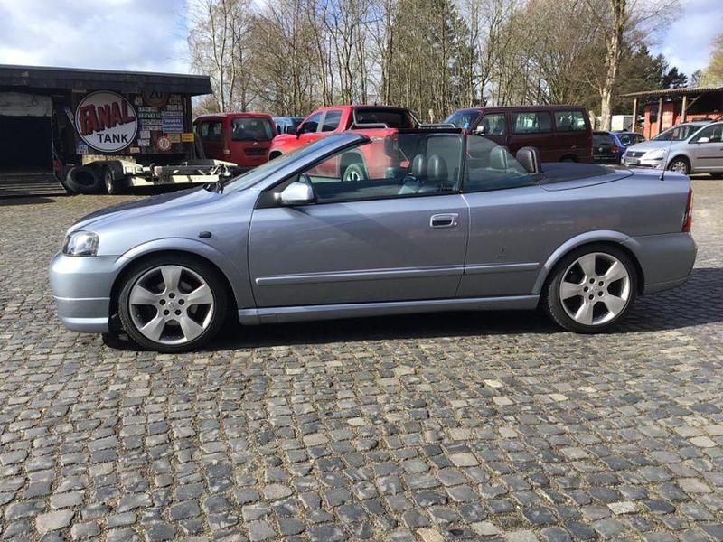Gebraucht Opel Astra Cabriolet 147 PS (108 kW) 2004 Silber Cabrio