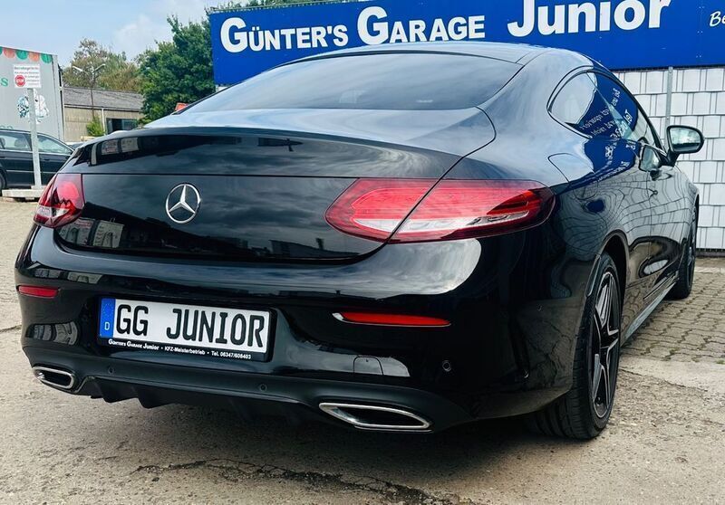 Gebraucht Mercedes C300 AMG 245 PS (180 kW) 2023 Schwarz Coupé