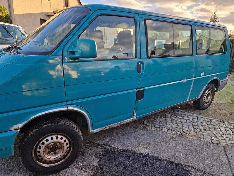 Grün Gebraucht 1996 VW T4 Van | 3.000 € - Bild 1/4