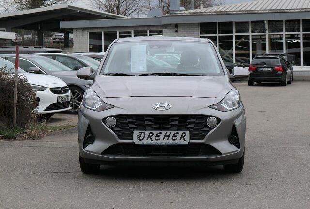 Gebraucht Hyundai i10 Select 67 PS (49 kW) 2021 Brass Kleinwagen