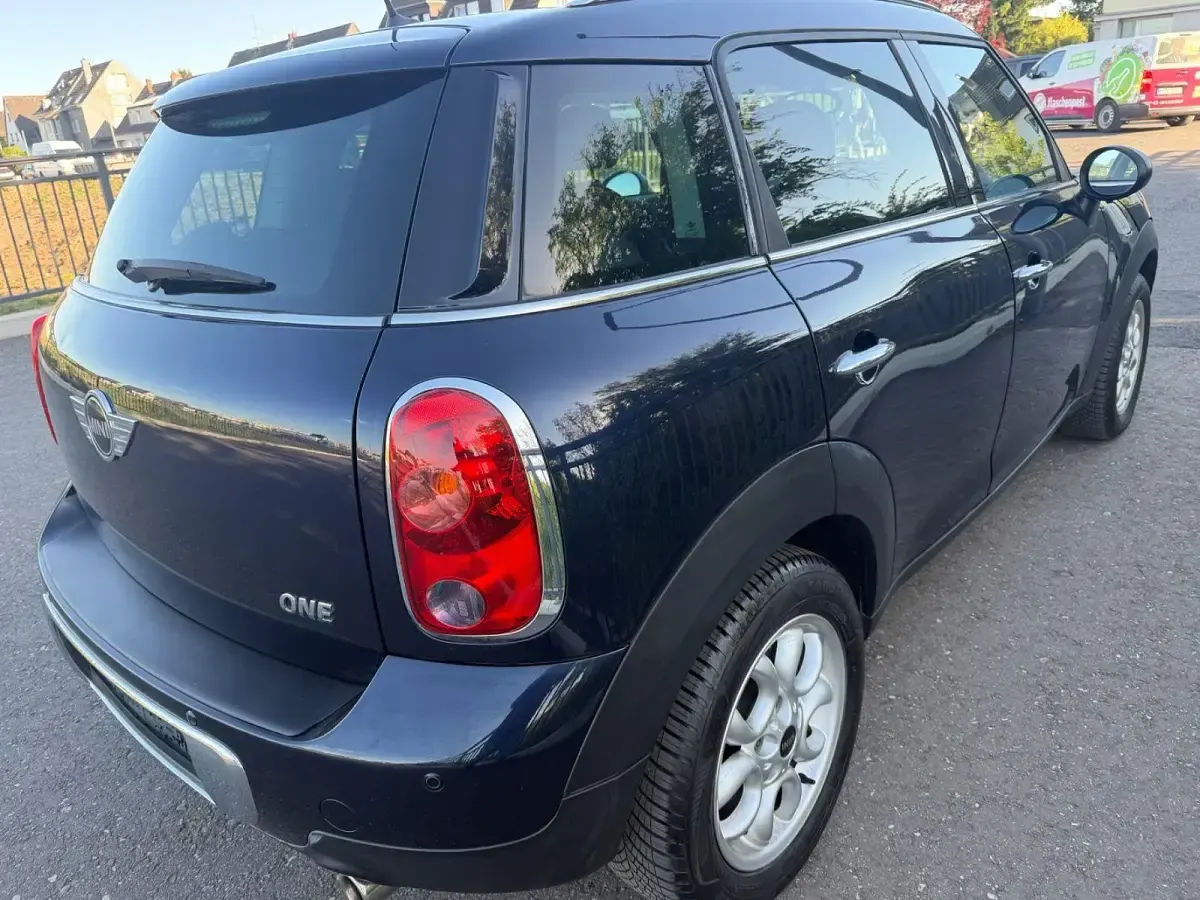 Usata Mini ONE 98 CV (72 kW) 2011 Blu Utilitaria
