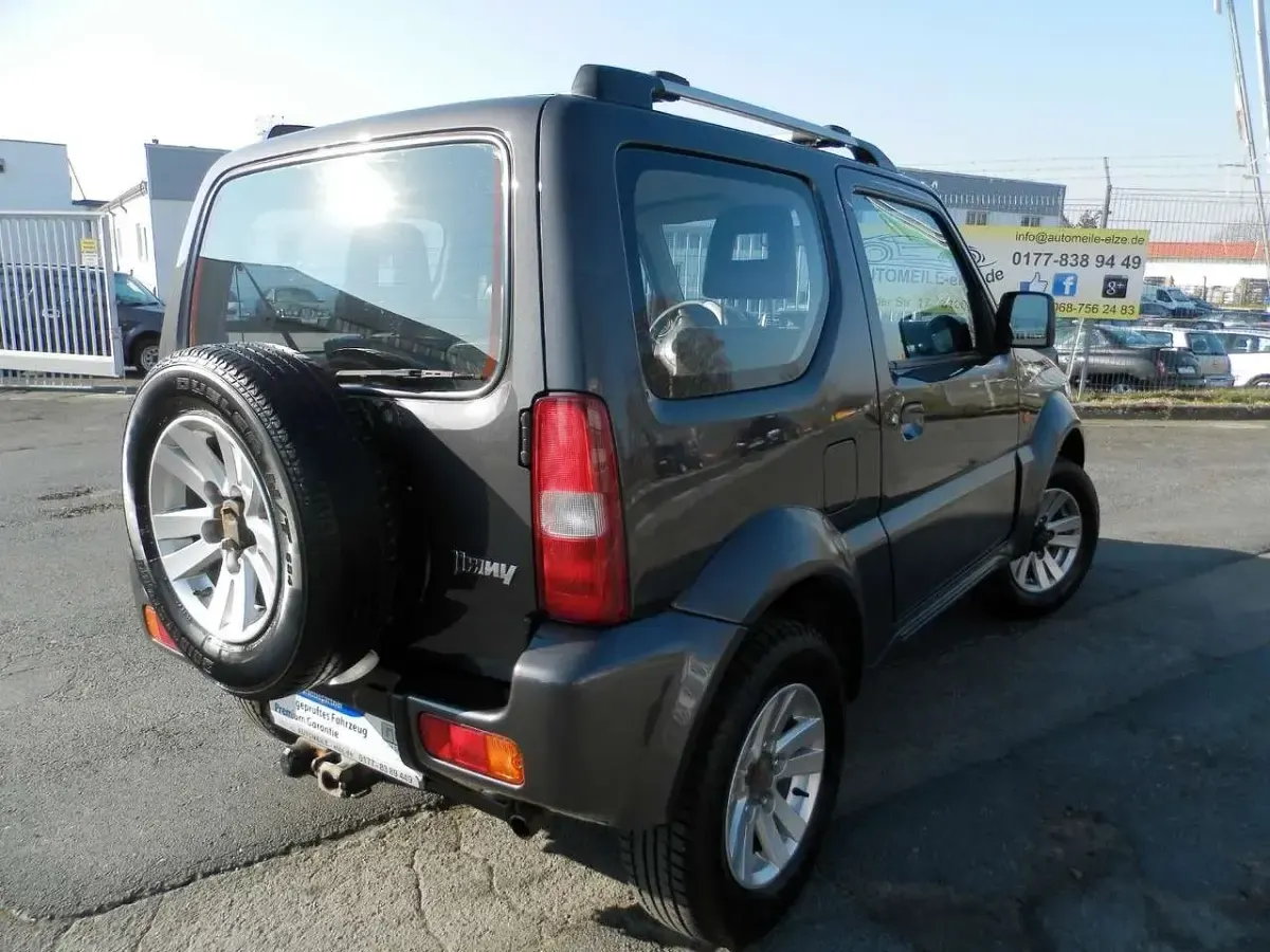 Gebraucht Suzuki Jimny 86 PS (63 kW) 2012 Grau SUV