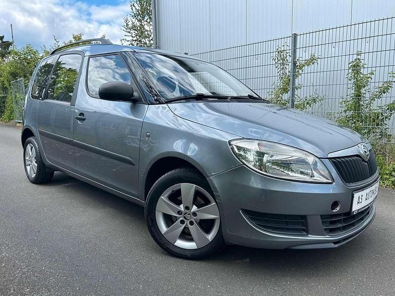 Platingrau metallic Gebraucht 2013 Skoda Roomster Kombi | 5.490 € (Fairer Preis) - Bild 1/4