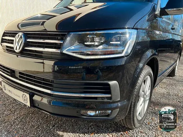 Gebraucht VW Multivan Comfortline 150 PS (110 kW) 2018 Schwarz (deep black perleffekt) Van / Kleinbus