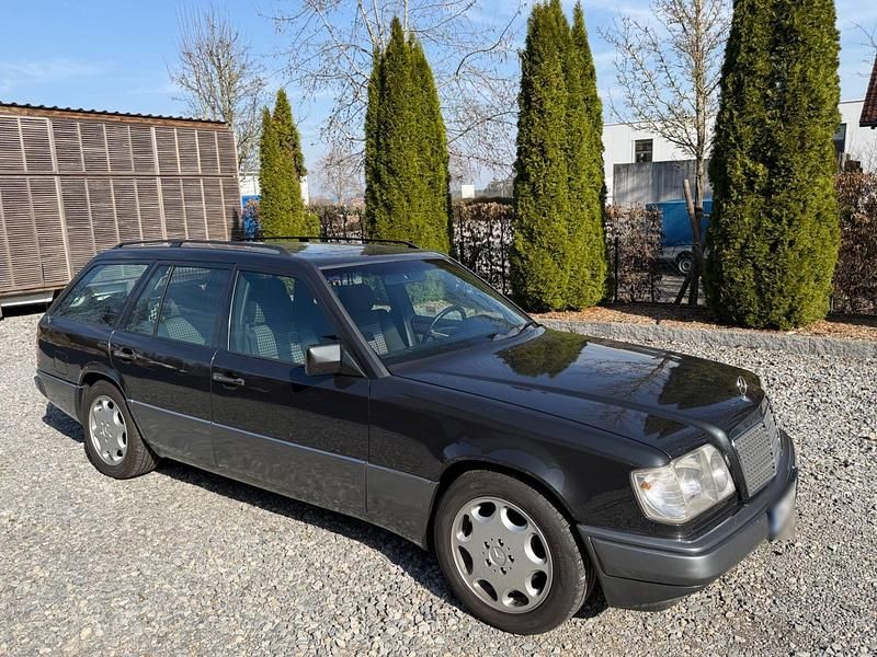 Gebraucht Mercedes 320 220 PS (161 kW) 1993 Schwarz Kombi