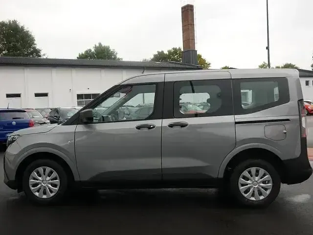 Neu Ford Tourneo Courier Trend 125 PS (91 kW) 2026 Silber Van / Kleinbus