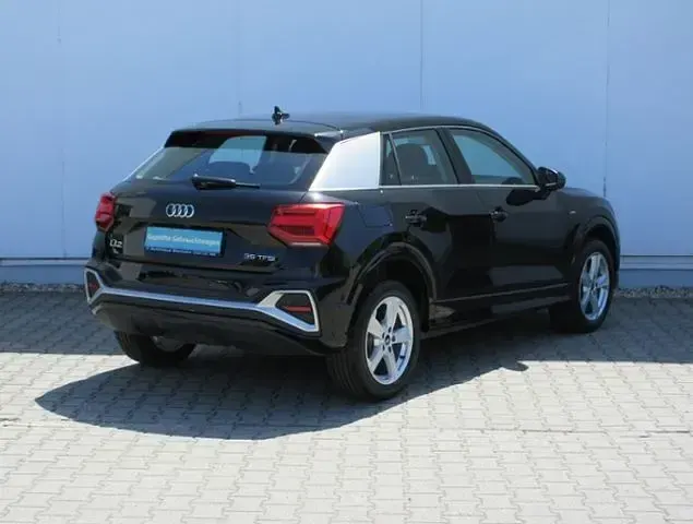 Gebraucht Audi Q2 Comfort 150 PS (110 kW) 2025 Schwarz SUV