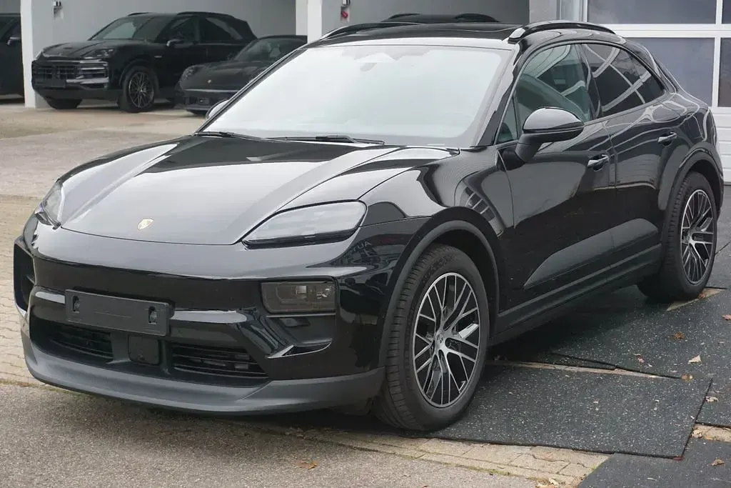 Gebraucht Porsche Macan Basis 264 kW (360 PS) 2026 Schwarz SUV