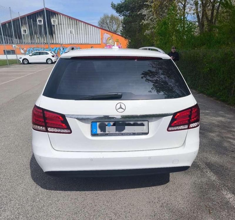 Gebraucht Mercedes E220 170 PS (125 kW) 2013 Weiß Kombi
