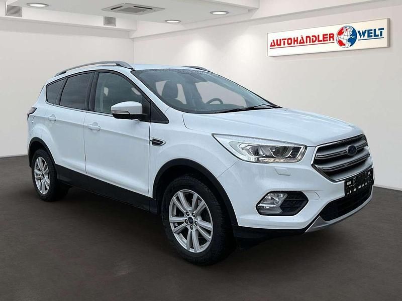 Gebraucht Ford Kuga Cool & Connect 150 PS (110 kW) 2017 Weiß SUV