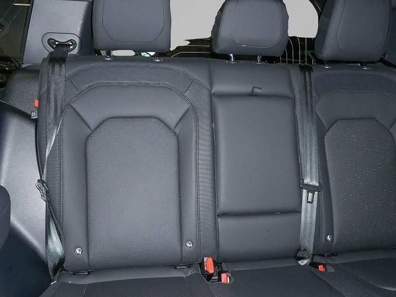 Gebraucht Land Rover Defender SE Dynamic 200 PS (147 kW) 2023 Grün SUV