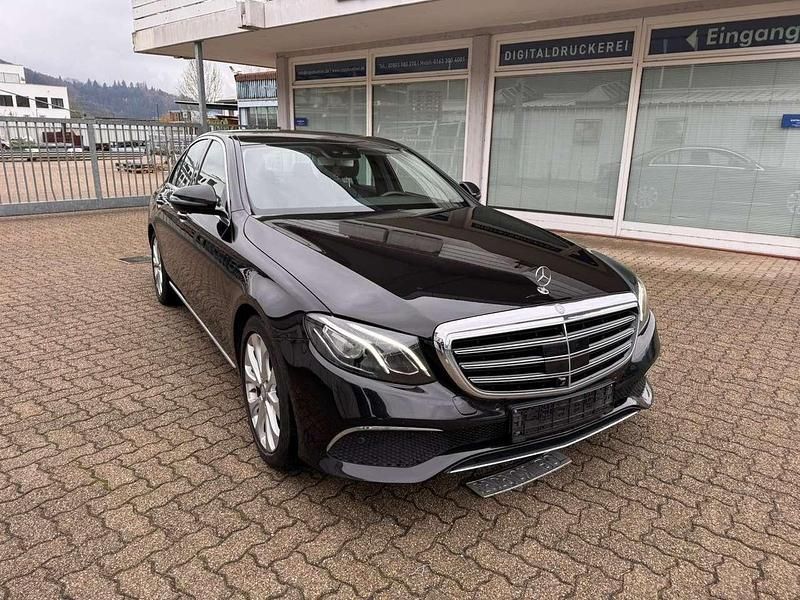 Gebraucht Mercedes E350 258 PS (189 kW) 2016 Schwarz Limousine