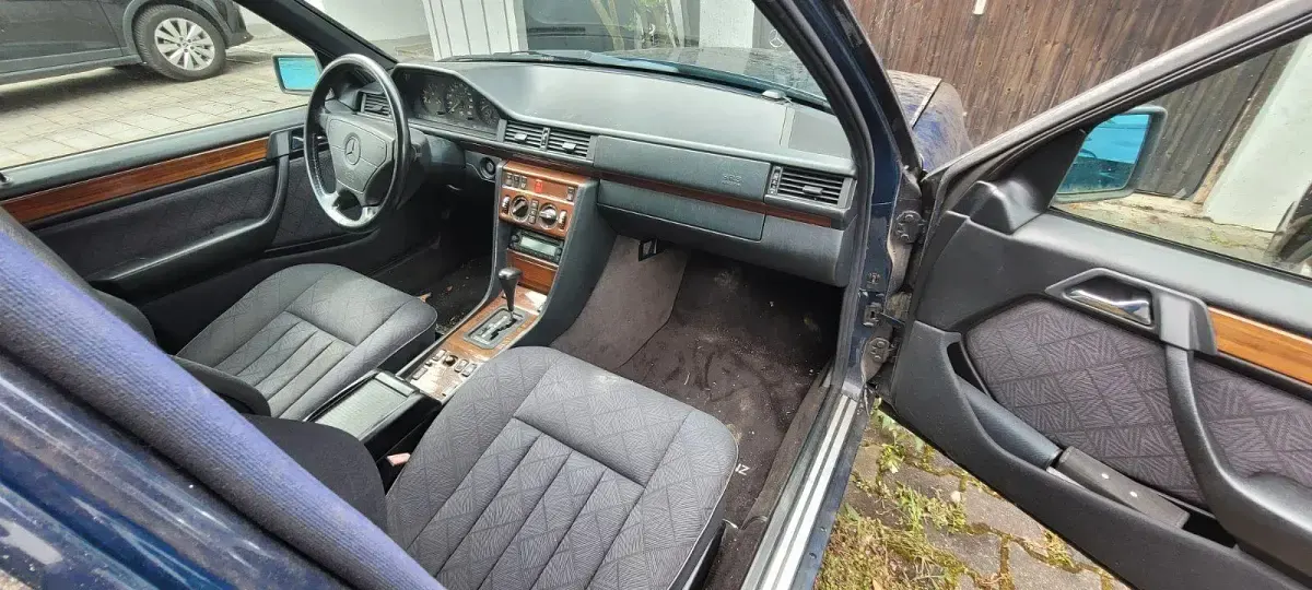 Gebraucht Mercedes E200 136 PS (100 kW) 1995 Blau Kombi