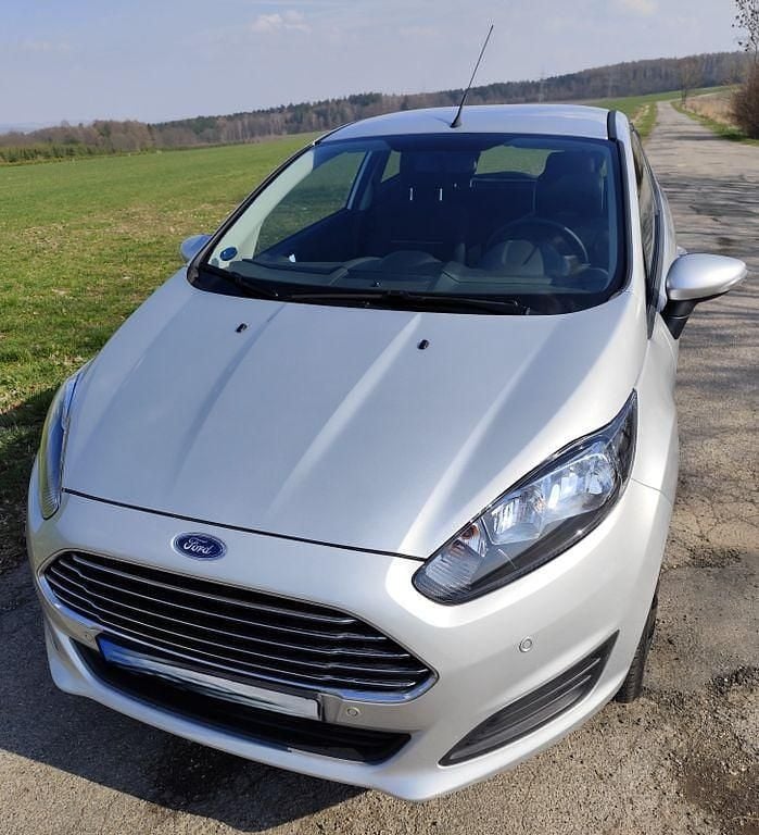 Gebraucht Ford Fiesta Trend 60 PS (44 kW) 2014 Grau Kleinwagen