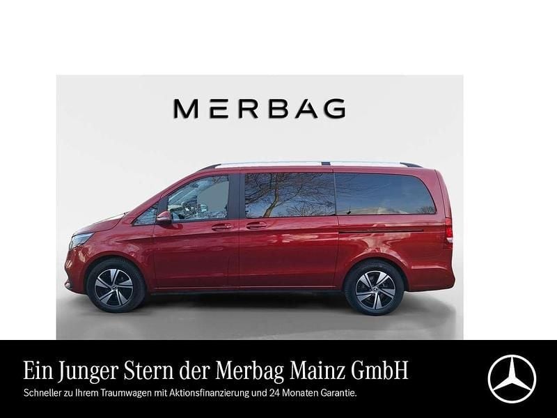 Gebraucht Mercedes V220 163 PS (119 kW) 2024 Hyazinthrot metallic Van / Kleinbus