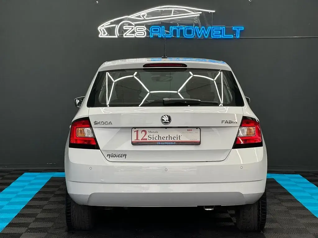Gebraucht Skoda Fabia Style 110 PS (80 kW) 2015 Weiß Limousine