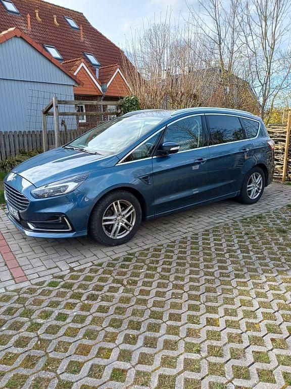 Gebraucht Ford S-MAX Titanium 190 PS (139 kW) 2020 Blau Van / Kleinbus