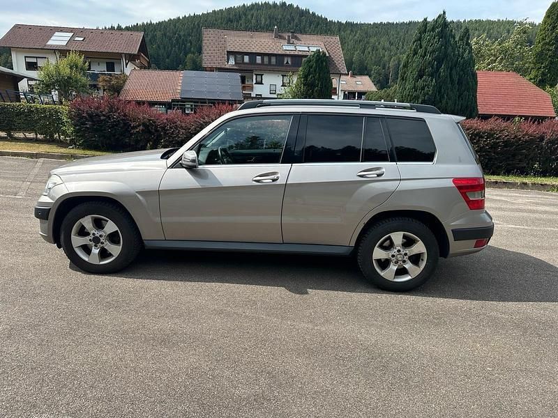 Silber Gebraucht 2008 Mercedes GLK320 SUV | 8.300 € (Fairer Preis) - Bild 1/4