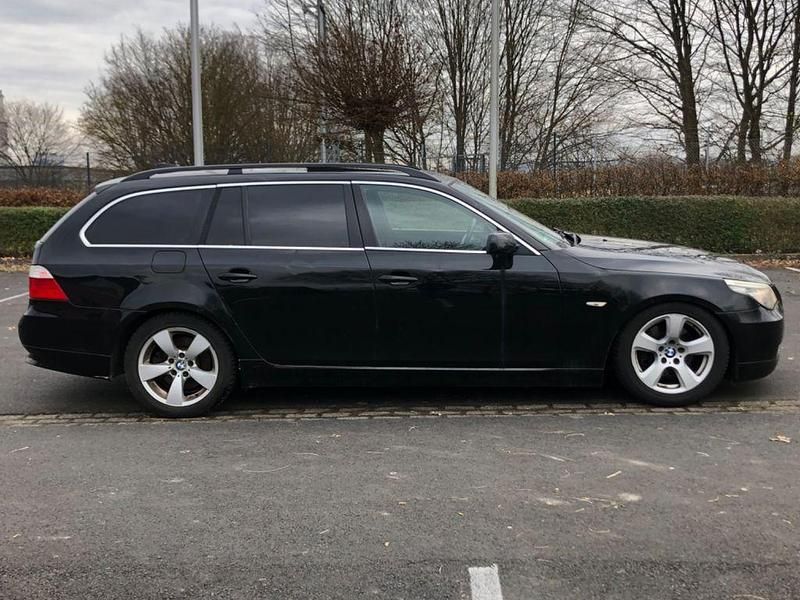 Schwarz Gebraucht 2007 BMW 520 Sport Line Limousine | 2.400 € - Bild 1/4