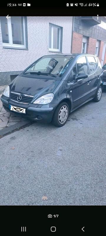 Blau Gebraucht 2002 Mercedes A140 Kleinwagen | 850 € - Bild 1/4