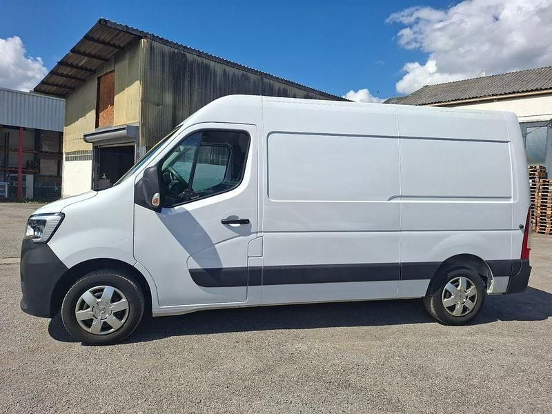 Usata Renault Master 150 CV (110 kW) 2024 Bianco Monovolume
