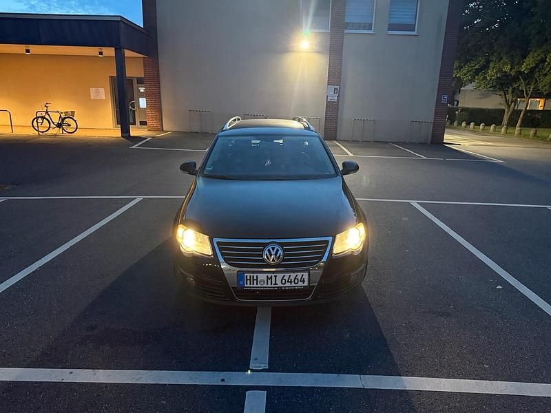 Schwarz Gebraucht 2007 VW Passat Kombi | 2.699 € (Teuer) - Bild 1/4