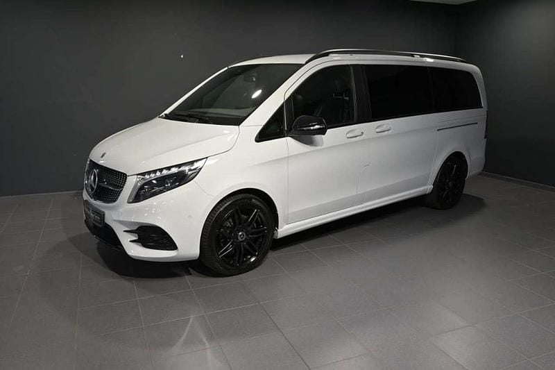 Weiß Gebraucht 2023 Mercedes V250 Avantgarde Van / Kleinbus | 61.760 € (Teuer) - Bild 1/4