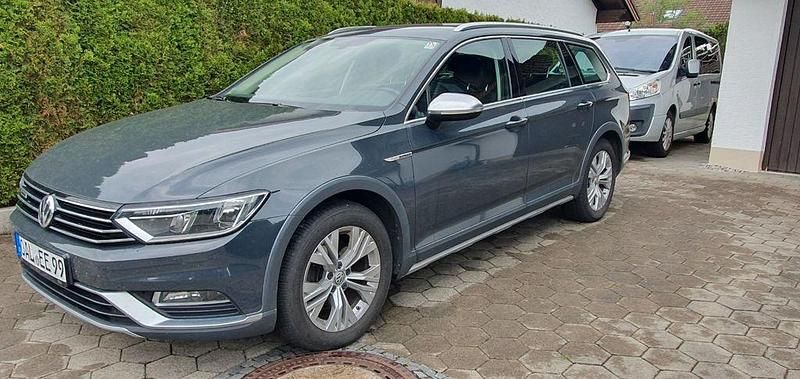 Grau Gebraucht 2017 VW Passat Alltrack Kombi | 18.400 € (Guter Preis) - Bild 1/4